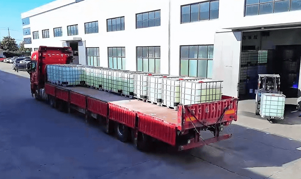 Az ügyfél az első: testreszabott habkoncentrátum betöltve, és készen áll az ügyfél telephelyére történő szállításra